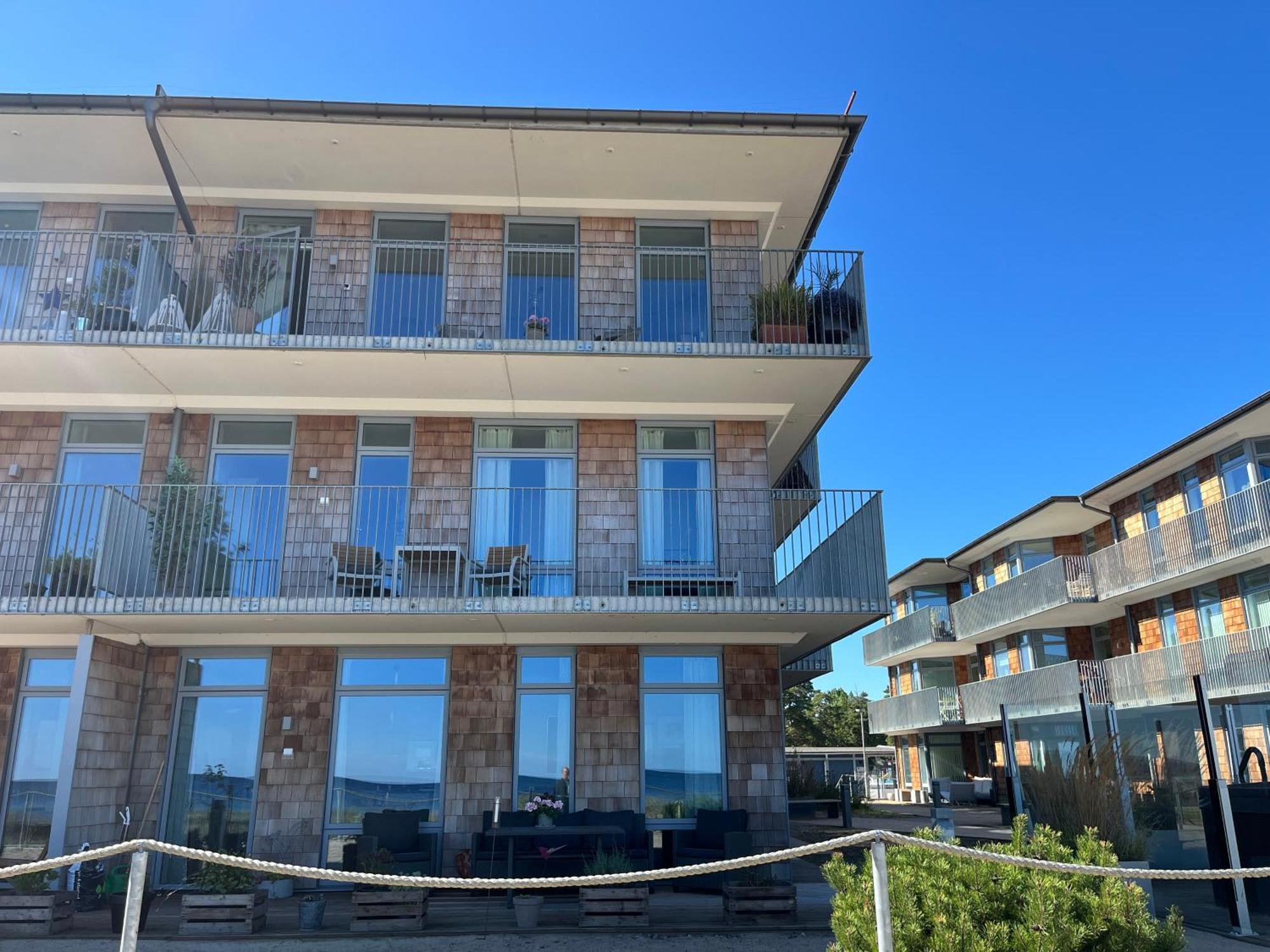 Ahusbrygga Apartment Hotel מראה חיצוני תמונה