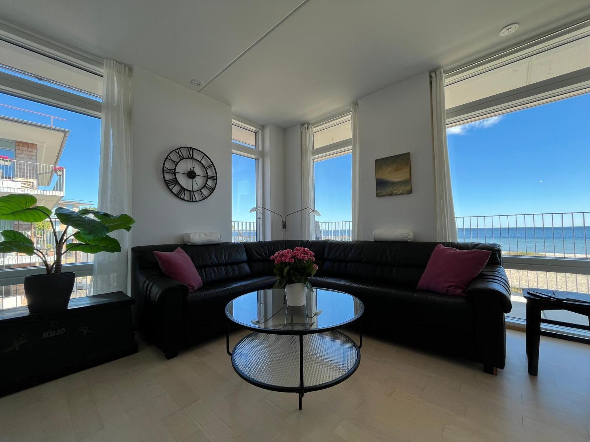 Ahusbrygga Apartment Hotel מראה חיצוני תמונה
